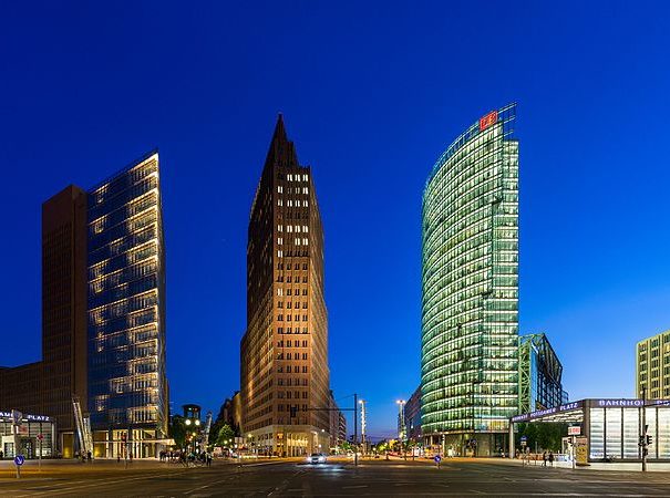 Potsdamer_Platz,_Berlin,_160606,_ako_(1)